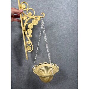 Vtg Homco Beige Yellow Wicker Style Hanging Planter Basket Ornate Wall Bracket